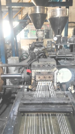 500 to 250 Kg/Hr Single Screw and Twin Screw Extruder - 1